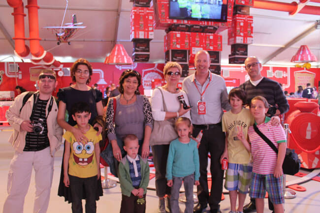 Уникальная фабрика по утилизации Coca-Cola Recycling Factory. Уникальная фабрика по утилизации Coca-Cola Recycling Factory.